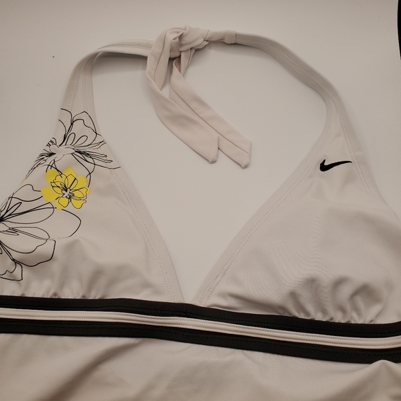 Nike 2 piece 12 black and white swimsuit - Picture 3 of 7